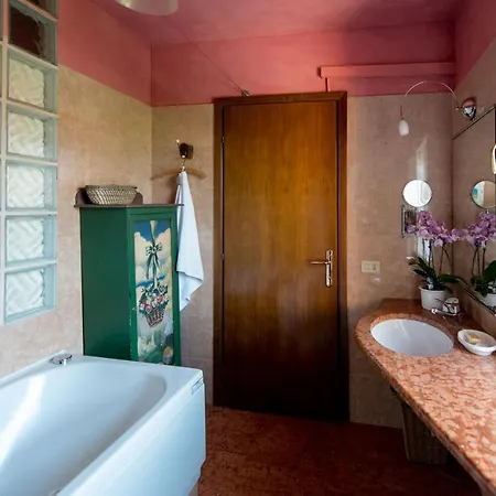 ベッド・アンド・ブレックファスト Portico Rosso