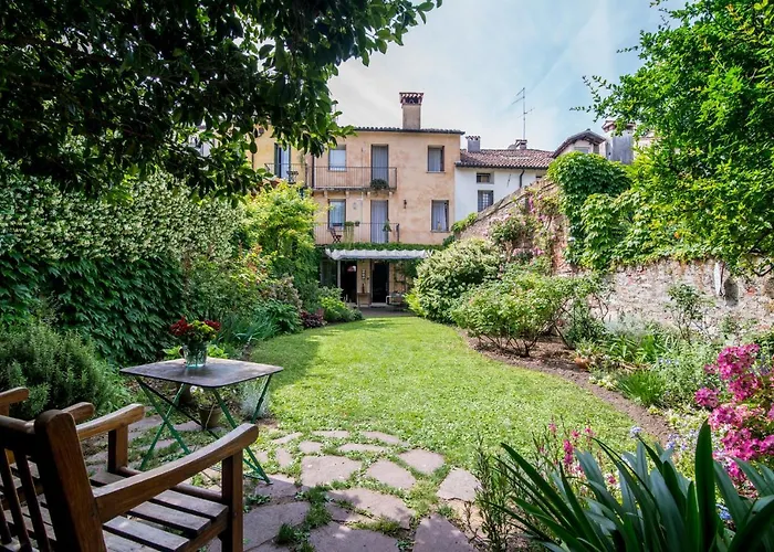 Portico Rosso ベッド・アンド・ブレックファスト 2*